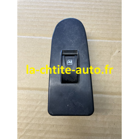 BOUTON DE LEVE VITRE CHAUFFEUR BELLIER JADE